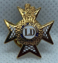 Lade das Bild in den Galerie-Viewer, Light Dragoons - NEW British Army Military Cap / Tie / Lapel Pin Badge (#21)

