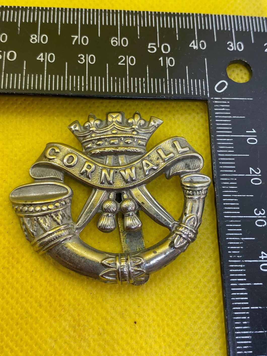 WW1 British Army Duke of Cornwall's Light Infantry White Metal Cap Badge.