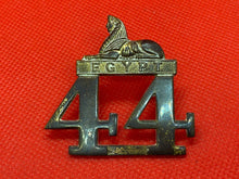 Lade das Bild in den Galerie-Viewer, Original British Army 44th Essex Regiment of Foot Victorian OR&#39;s Glengarry Badge
