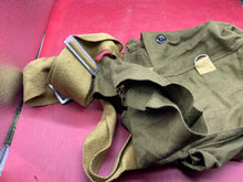 Lade das Bild in den Galerie-Viewer, Czech / Russian Gas Mask Bag - Post WW2 Era in Good Condition
