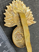 Load image into Gallery viewer, Original British Army City of London Fusiliers Regiment Cap Badge
