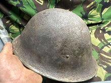 Charger l&#39;image dans la galerie, Genuine British / Canadian Army Mark 3 Turtle Helmet - Original WW2 Helmet
