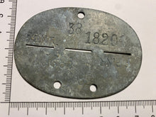 Load image into Gallery viewer, Original WW2 German Army Soldiers Dog Tags - F.P.NR. 18201
