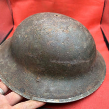 Charger l&#39;image dans la galerie, British Army Mk2 Brodie Helmet - Original WW2 - South African Manufactured
