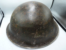 Lade das Bild in den Galerie-Viewer, Mk3 Kanadische / Britische Armee Original WW2 Schildkrötenhelm mit hoher Niete 
