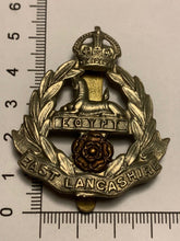 Lade das Bild in den Galerie-Viewer, WW2 British Army Cap Badge - East Lancashire - The Militaria Shop
