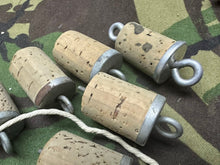 Charger l&#39;image dans la galerie, New Old Stock WW1 / WW2 British Army Waterbottle Cork with Loop. Original Item.
