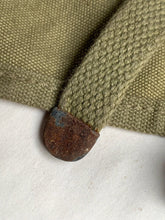 Lade das Bild in den Galerie-Viewer, Original WW2 US Army M1928 Haversack Pack Tail - 1944 Dated
