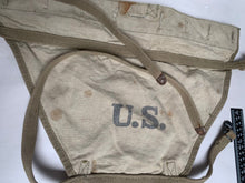 Lade das Bild in den Galerie-Viewer, Original WW2 US Army M1928 Haversack Pack Tail - 1942 Dated
