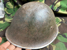 Charger l&#39;image dans la galerie, British / Canadian Army Mark 3 Turtle Helmet - Original WW2 Combat Helmet
