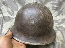 Charger l&#39;image dans la galerie, Original WW2 Canadian / British Army Mk3 High Rivet Turtle Helmet &amp; Liner
