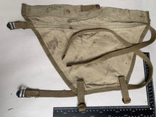 Charger l&#39;image dans la galerie, Original WW2 US Army M1928 Haversack Pack Tail - 1942 Dated
