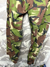 Lade das Bild in den Galerie-Viewer, Genuine British Army DPM Camouflaged Combat Trousers - 75/80/96
