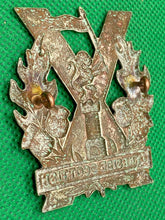 Load image into Gallery viewer, Original WW1 / WW2 British Army - Tyneside Scottish Regiment Cap Badge
