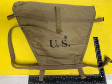 Lade das Bild in den Galerie-Viewer, Original WW2 US Army M1928 Haversack Pack Tail - 1944 datiert
