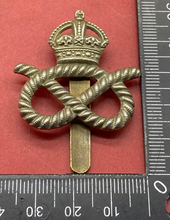 Load image into Gallery viewer, British Army WW1 / WW2 Staffordshire Regiment Cap Badge - with Rear Slider.
