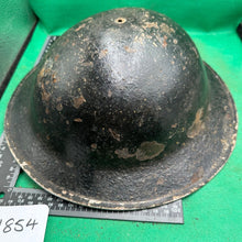 Lade das Bild in den Galerie-Viewer, Britischer Armee-Mk2-Brodie-Helm – Original aus dem 2. Weltkrieg – südafrikanische Herstellung 
