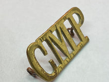 Lade das Bild in den Galerie-Viewer, Original British Army WW1 Corps of Military Police Brass Shoulder Title
