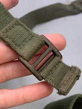 Charger l&#39;image dans la galerie, Original WW2 British Army 44 Pattern Shoulder Strap - 1945 Dated
