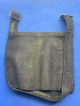 Charger l&#39;image dans la galerie, WW2 British Army / RAF 37 Pattern Webbing Water Bottle Carrier Harness Original
