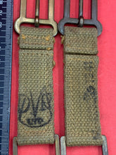 Charger l&#39;image dans la galerie, Original WW2 British Army 37 Pattern Brace Adaptor Pair
