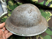 Lade das Bild in den Galerie-Viewer, British Army Mk2 Brodie Helmet - Original WW2 - South African Manufactured
