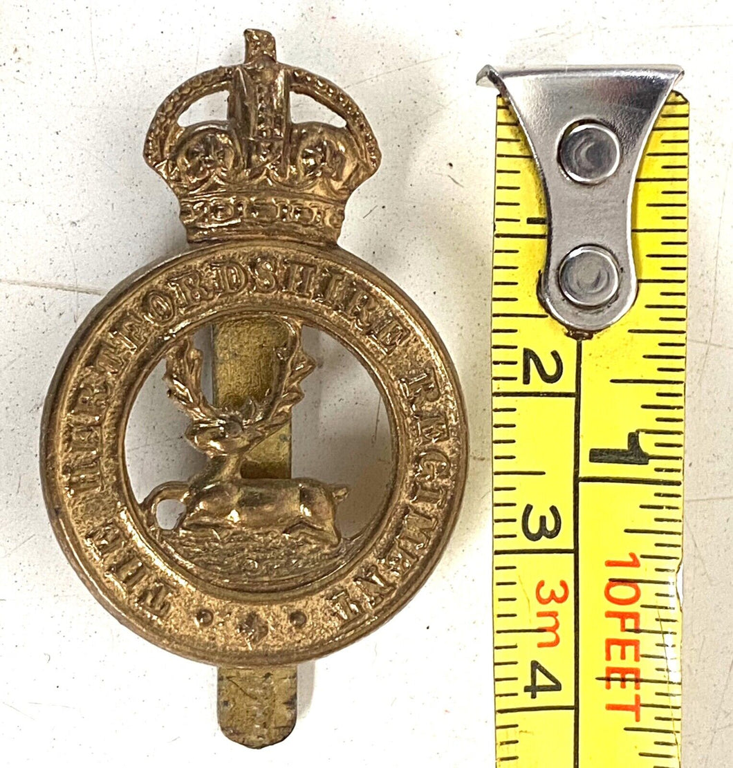 A great quality HERTFORDSHIRE Regiment brass cap badge - WW1 period - - - - B61