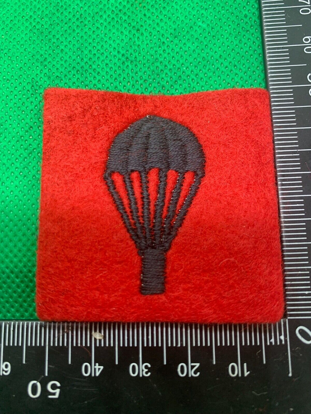 British Army Airborne Paratrooper Lightbulb Badge - Parachute Qualification