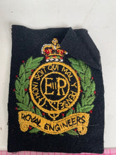 Lade das Bild in den Galerie-Viewer, British Army Queen&#39;s Crown woven ROYAL ENGINEERS blazer badge - unworn.
