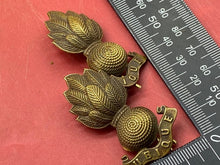 Load image into Gallery viewer, Original British Army WW1 / WW2 Pair of Officer&#39;s Bronze Collar Badges.
