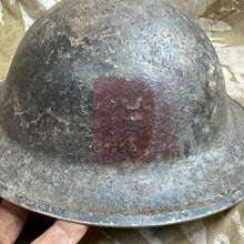 Lade das Bild in den Galerie-Viewer, British Army Mk2 Brodie Helmet - Original WW2 - South African Manufactured
