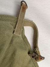 Lade das Bild in den Galerie-Viewer, Original WW2 US Army M1928 Haversack Pack Tail - 1941 Dated
