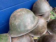 Charger l&#39;image dans la galerie, Original WW2 Canadian / British Army Mk3 Turtle Helmet - High Rivet
