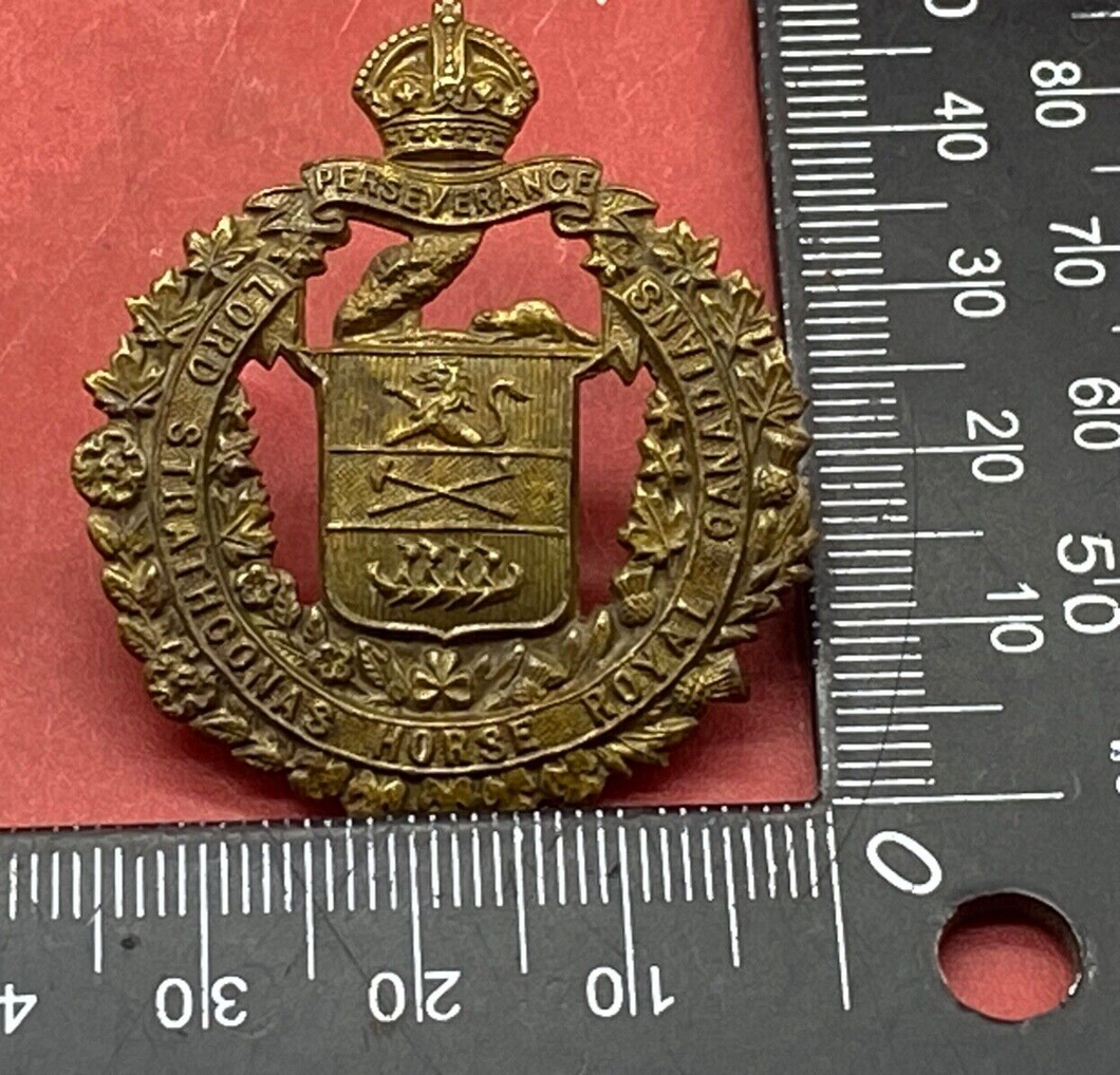 WW1 / WW2 Canadian Army - Lord Strathconas Horse Royal Canadian Brass Cap Badge.