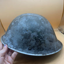 Lade das Bild in den Galerie-Viewer, Original WW2 Onwards (1945-1952) British Army Mk4 Turtle Helmet
