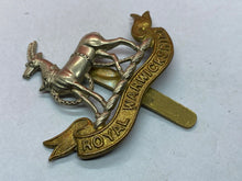 Load image into Gallery viewer, Original WW1 / WW2 British Army - Royal Warwickshire Regiment Cap Badge
