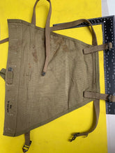 Lade das Bild in den Galerie-Viewer, Original WW2 US Army M1928 Haversack Pack Tail - 1944 datiert
