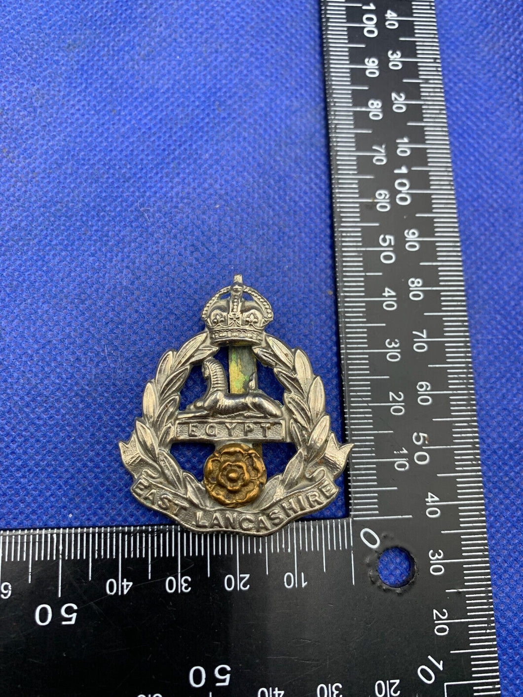 British Army Cap Badge - East Lancashire Regiment Kings Crown