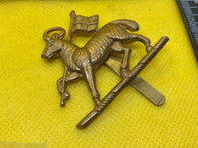 Load image into Gallery viewer, WW1 / WW2 British Army The Queen&#39;s Royal Regiment (West Surrey) Brass Cap Badge.
