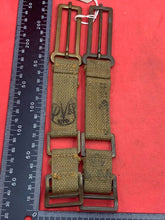 Charger l&#39;image dans la galerie, Original WW2 British Army 37 Pattern Brace Adaptor Pair
