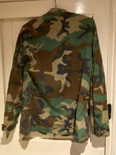 Load image into Gallery viewer, US Air Force Hot Weather Woodland Camouflage BDU Combat Field Jacket. Small/Long
