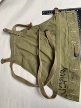 Lade das Bild in den Galerie-Viewer, Original WW2 US Army M1928 Haversack Pack Tail - 1941 Dated
