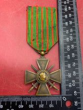 Load image into Gallery viewer, Original WW1 French Army Croix De Guerre Medal Award - 1914-1918 Dated
