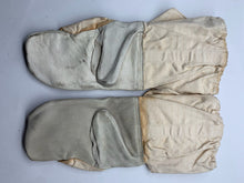 Lade das Bild in den Galerie-Viewer, British Army Winter Camouflaged Snow Mittens Gloves
