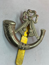 Load image into Gallery viewer, WW1 / WW2 British Army Light Infantry Regiment Cap Badge
