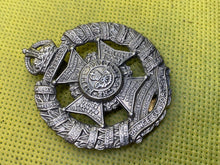 Lade das Bild in den Galerie-Viewer, British Army Rifle Brigade Volunteers Cap Badge. Maker Marked
