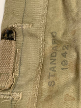 Charger l&#39;image dans la galerie, Original WW2 US Army M1928 Haversack Pack Tail - 1942 Dated
