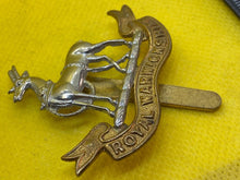 Load image into Gallery viewer, WW1 / WW2 British Army ROYAL WARWICKSHIRE REGIMENT White Metal &amp; Brass Cap Badge
