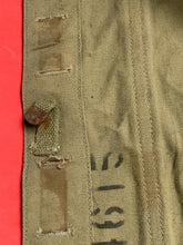 Load image into Gallery viewer, Original WW2 US Army M1928 Haversack Pack Tail
