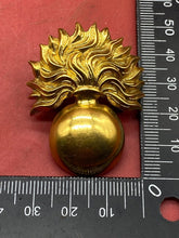 Load image into Gallery viewer, WW1 / WW2 British Army - Grenadier Guards Original Brass Cap Badge.
